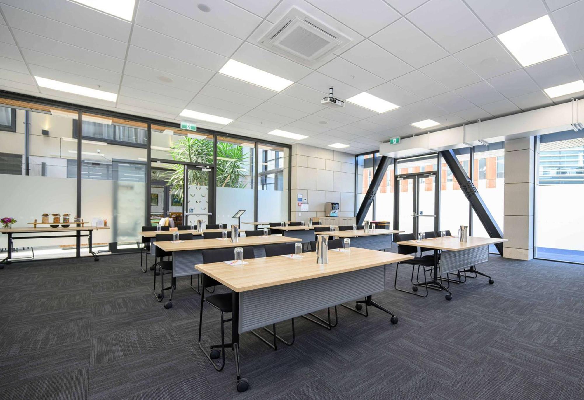 Sudima Christchurch City Eksteriør bilde A classroom at the University of New South Wales